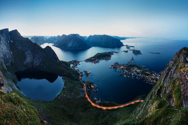 Luces de noche en las islas loforten