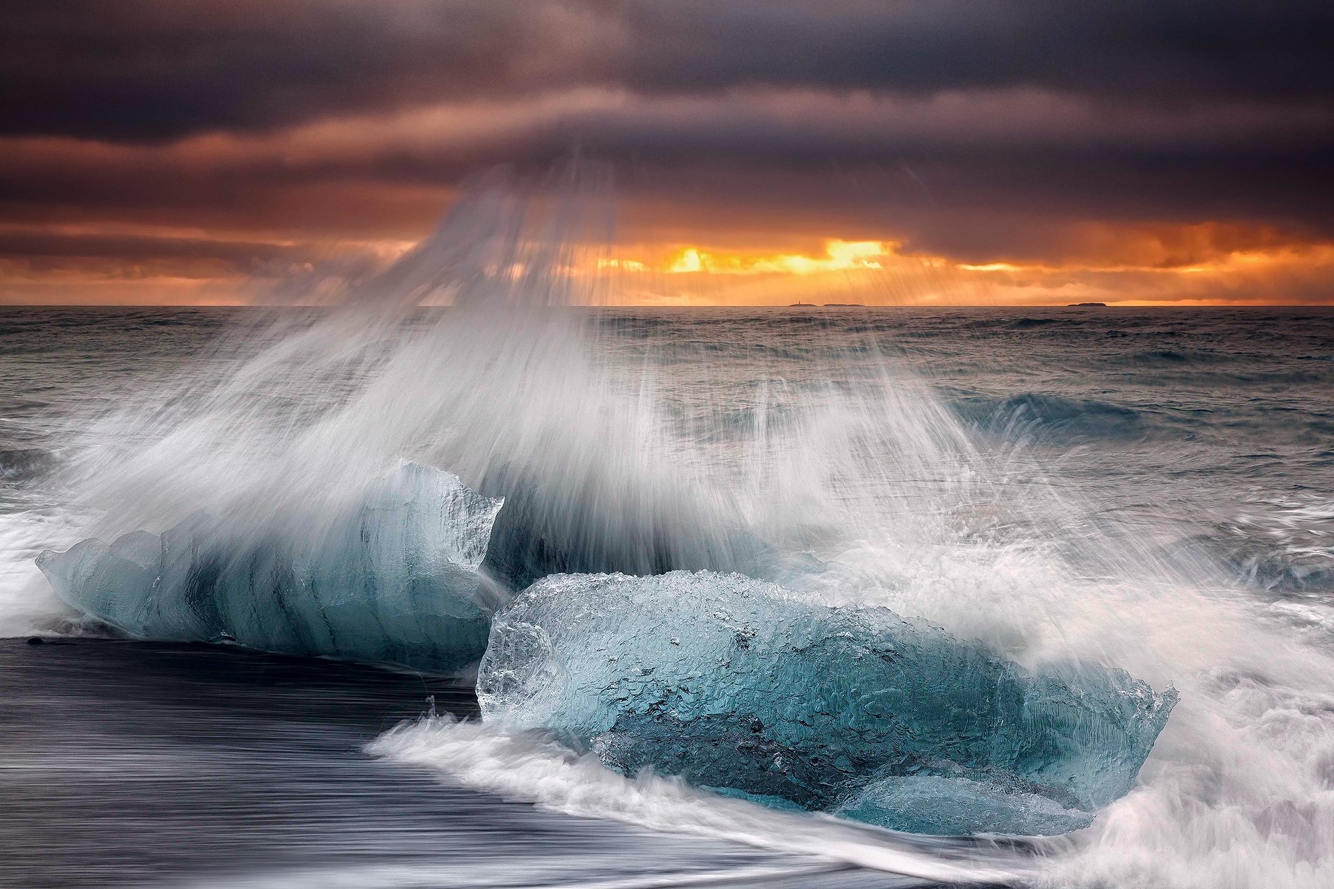 islande matin plage exposition vagues éclaboussures ciel nuages automne octobre