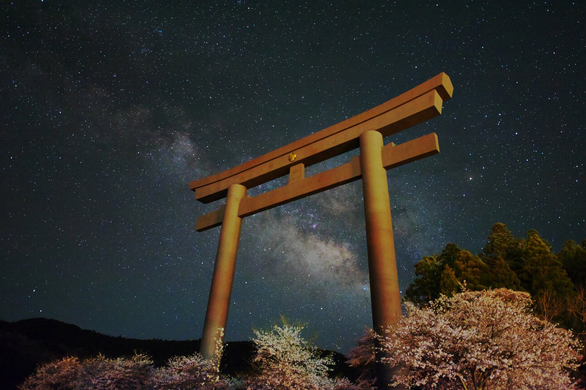 vía láctea estrellas japón puerta torii paisaje