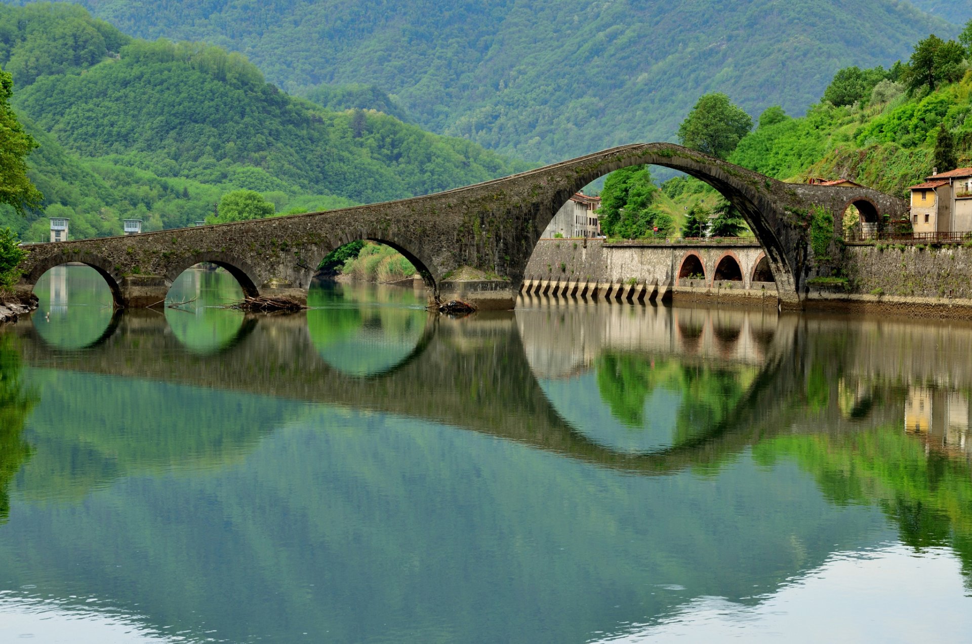 ponte del diablo maddalena italia puente río naturaleza