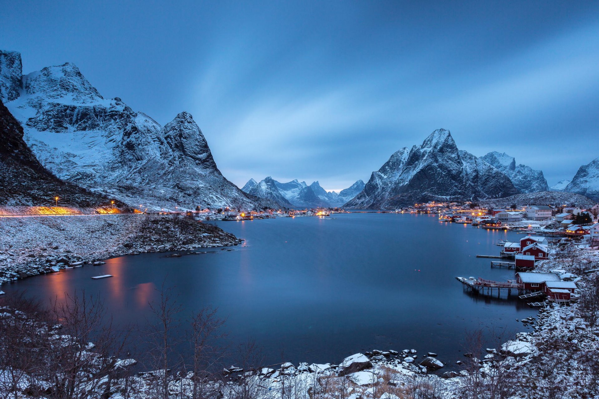 paesaggio sera montagna lago inverno