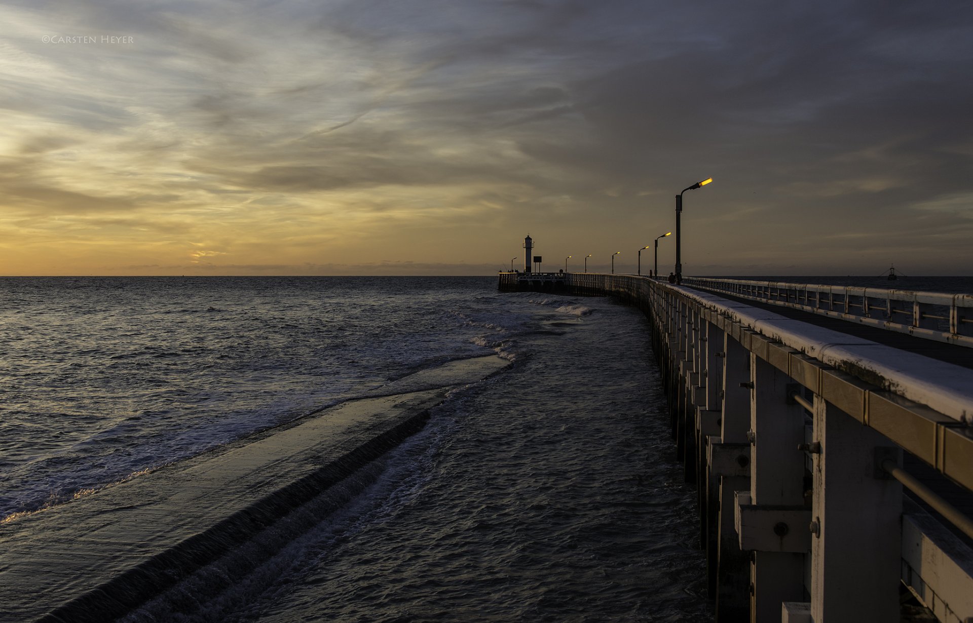 mer jetée phare soirée crépuscule lumières lumières