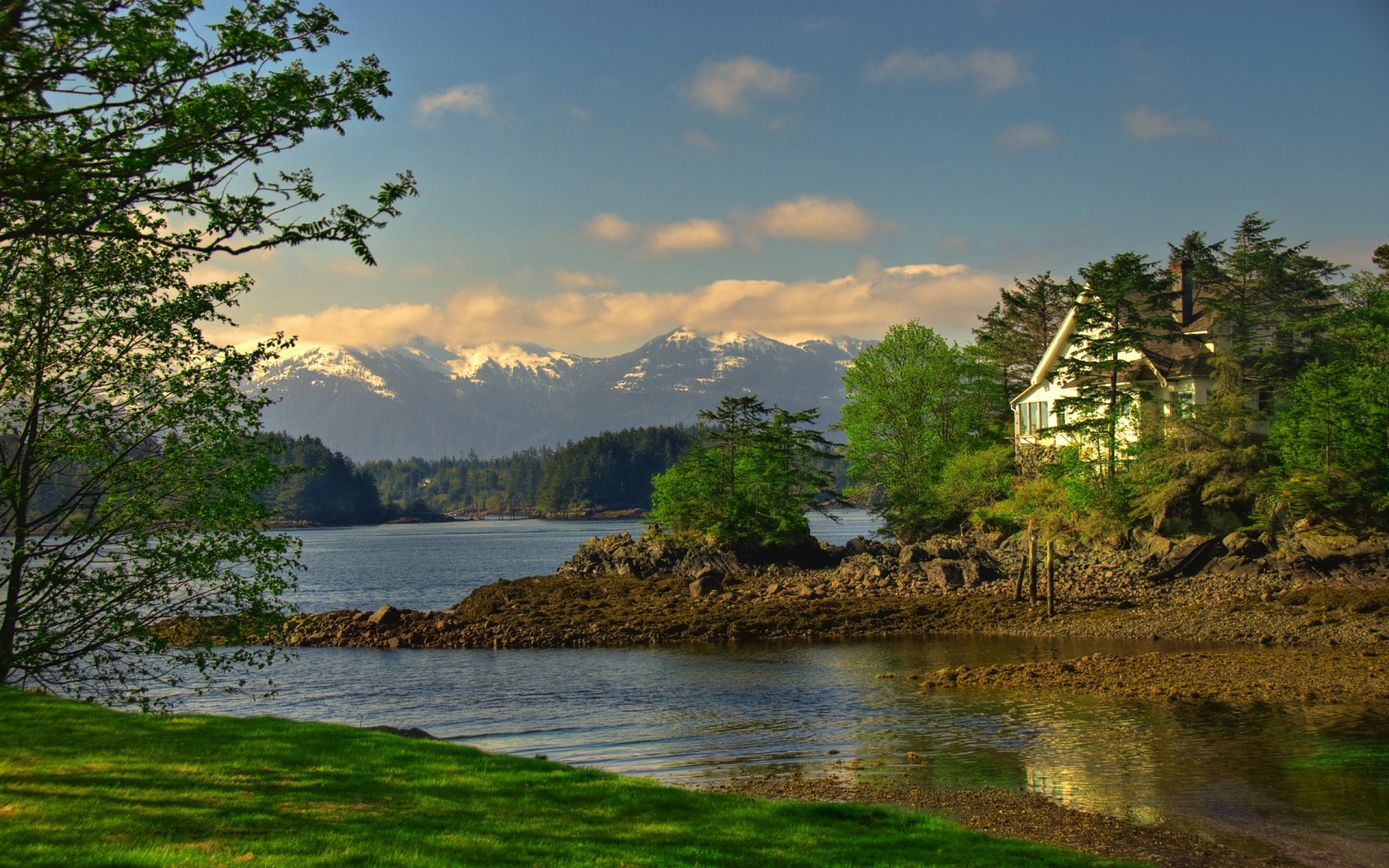 alaska estados unidos casa árbol montaña nieve árboles bosque lago agua