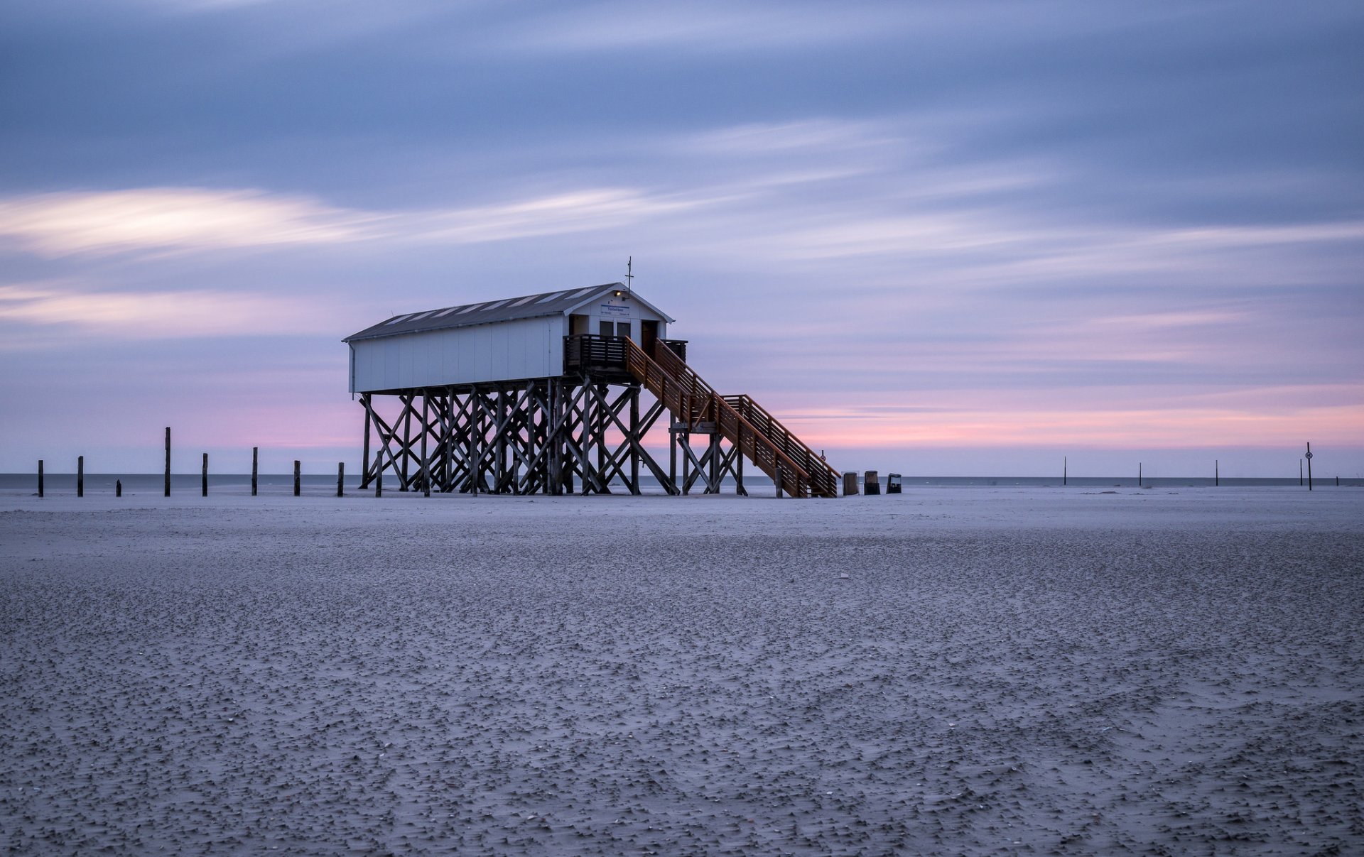 germania mare del nord costa spiaggia sera rosa tramonto lilla cielo