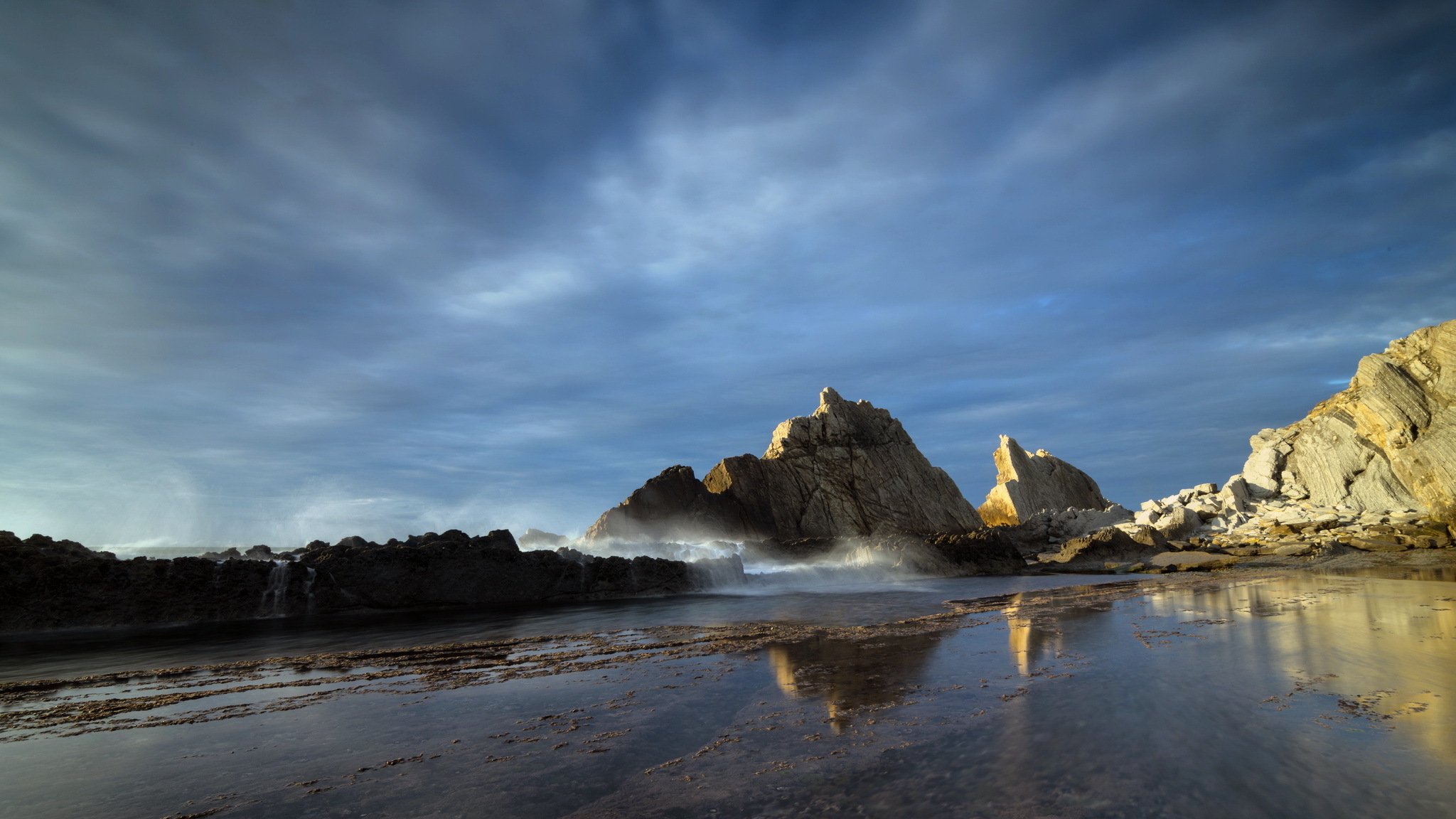 mare riva rocce paesaggio