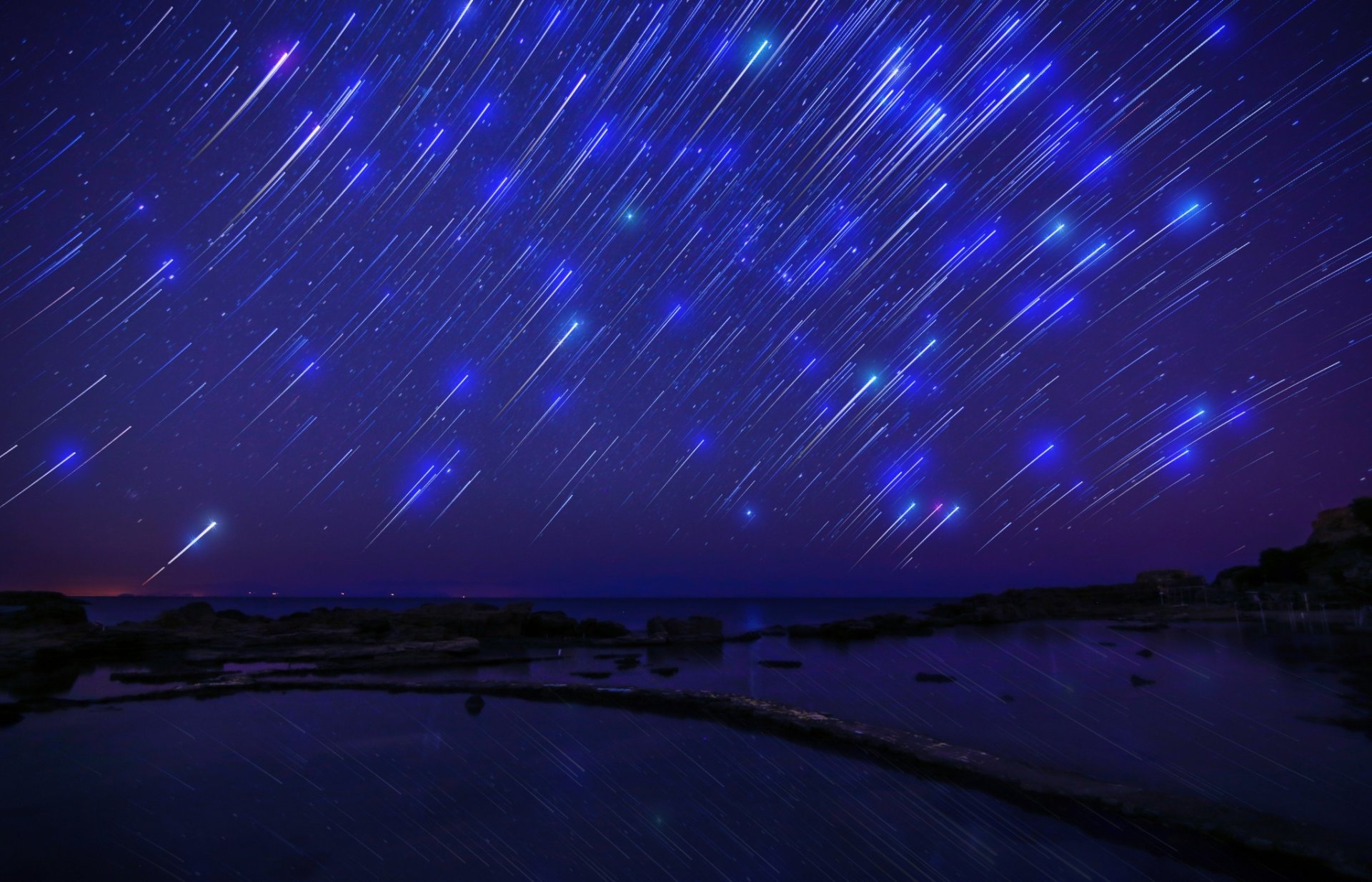 cielo noche oscuridad lluvia de estrellas mar estrellas estrellas de tiro oscuridad hd