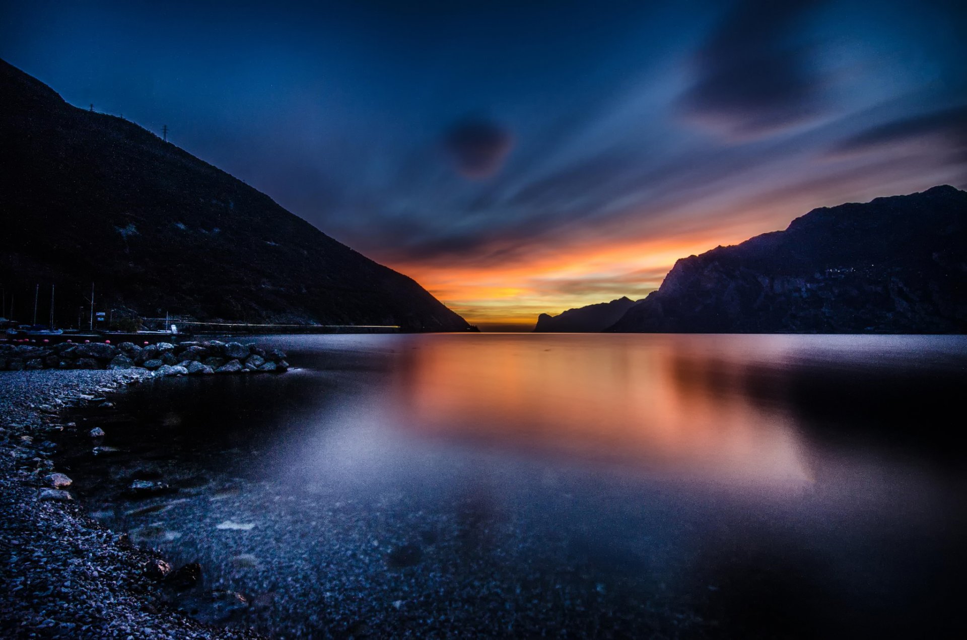 italien see garda wasser ufer berge abend sonnenuntergang himmel