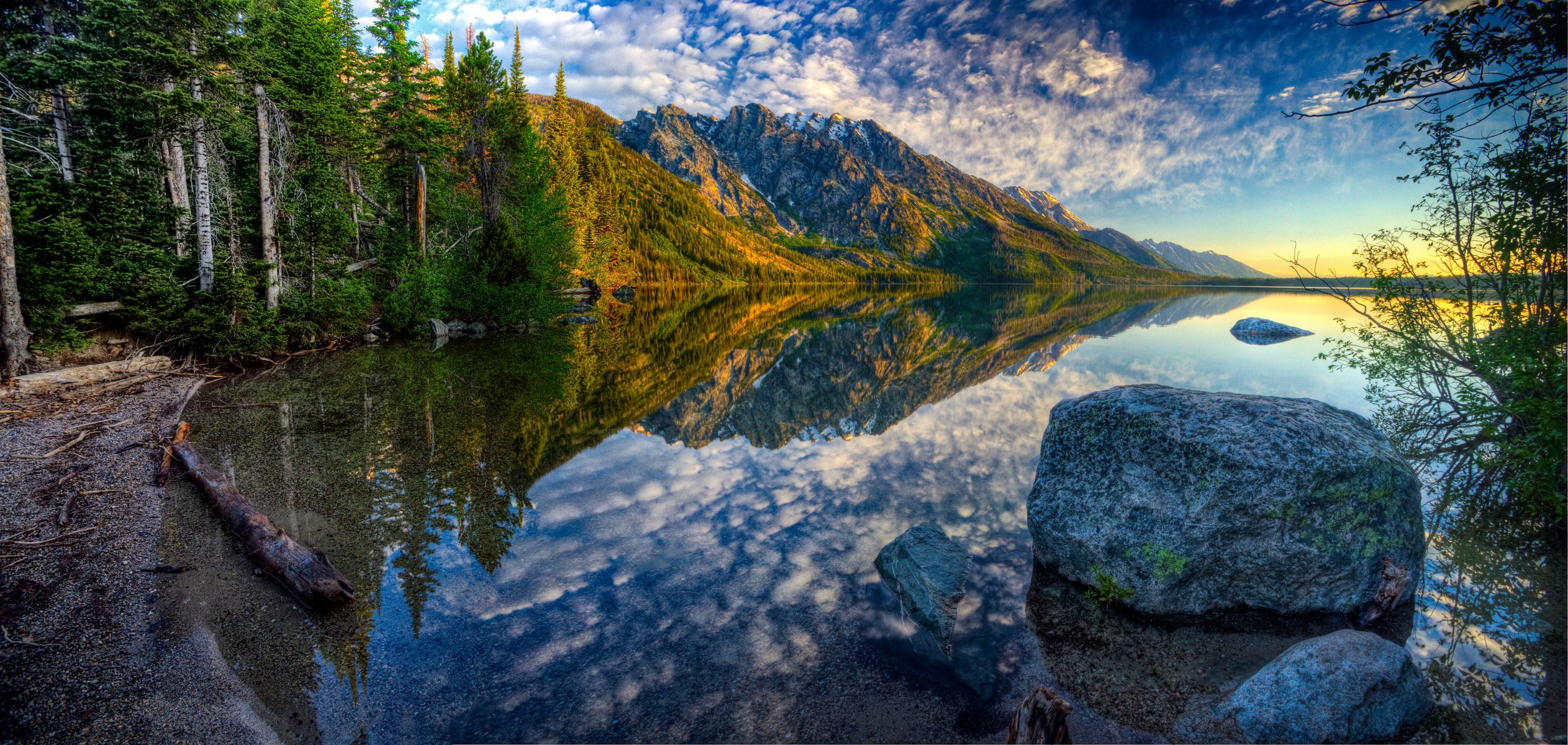 jenny lake wyoming usa ciel montagnes forêt automne lac pierre hdr