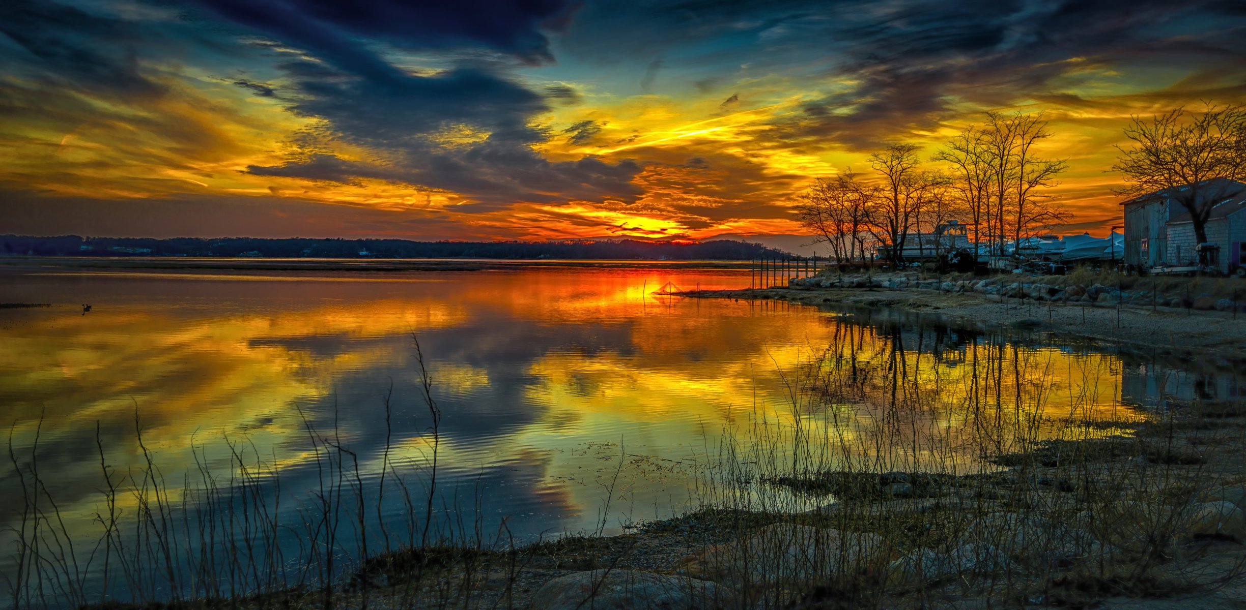 cielo nubes puesta de sol resplandor tarde lago casa árboles