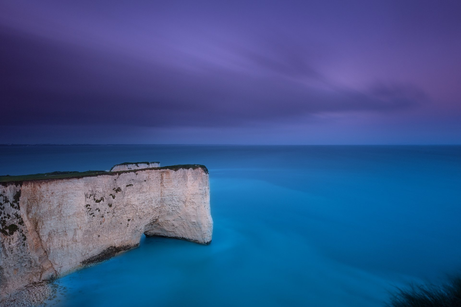 royaume-uni angleterre roches baie bleu lilas ciel nuages