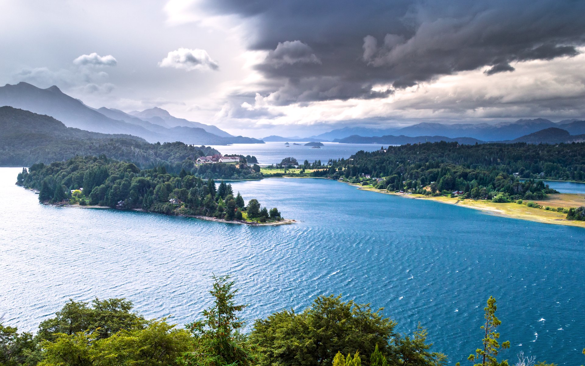 nahuel huapi patagonia argentina lago nahuel huapi lago bosques montañas panorama