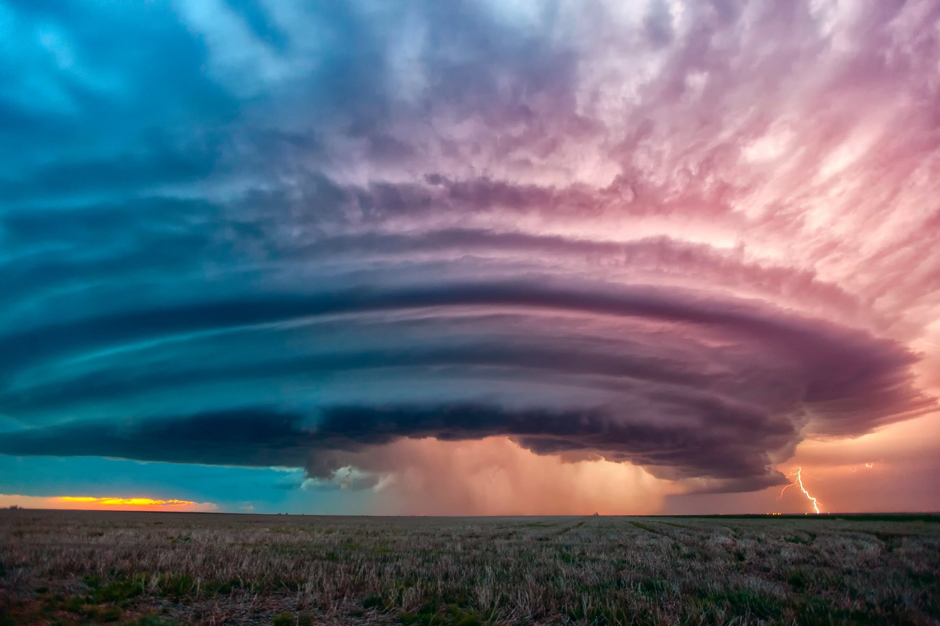 états-unis central kansas tempête nuages nuages foudre champ