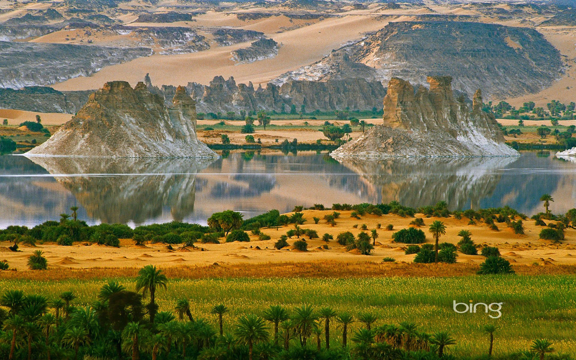 ounianga serir ciad settentrionale africa montagne lago fiume isola palme rocce