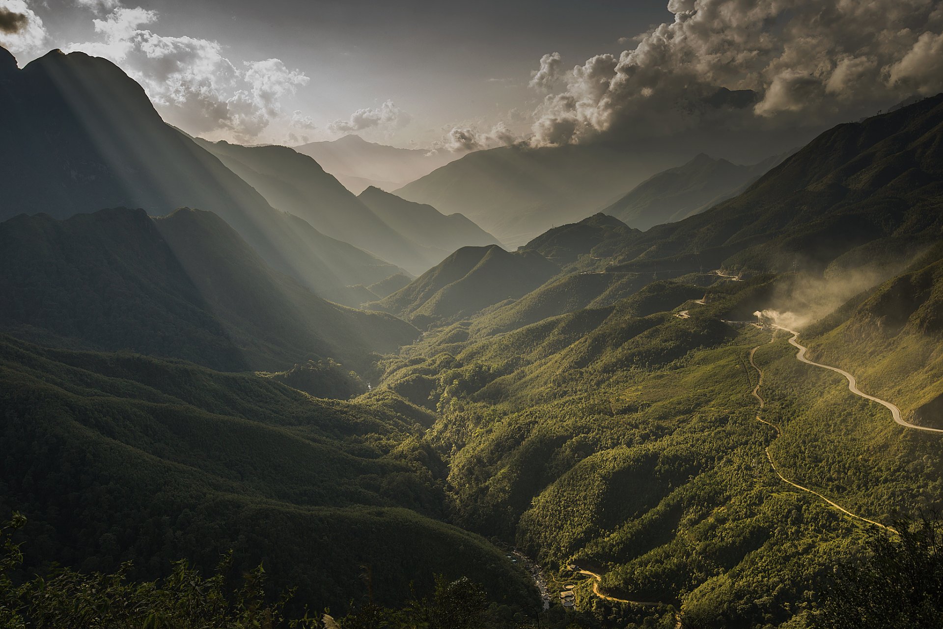 vietnam montañas laderas colinas bosques cielo luz