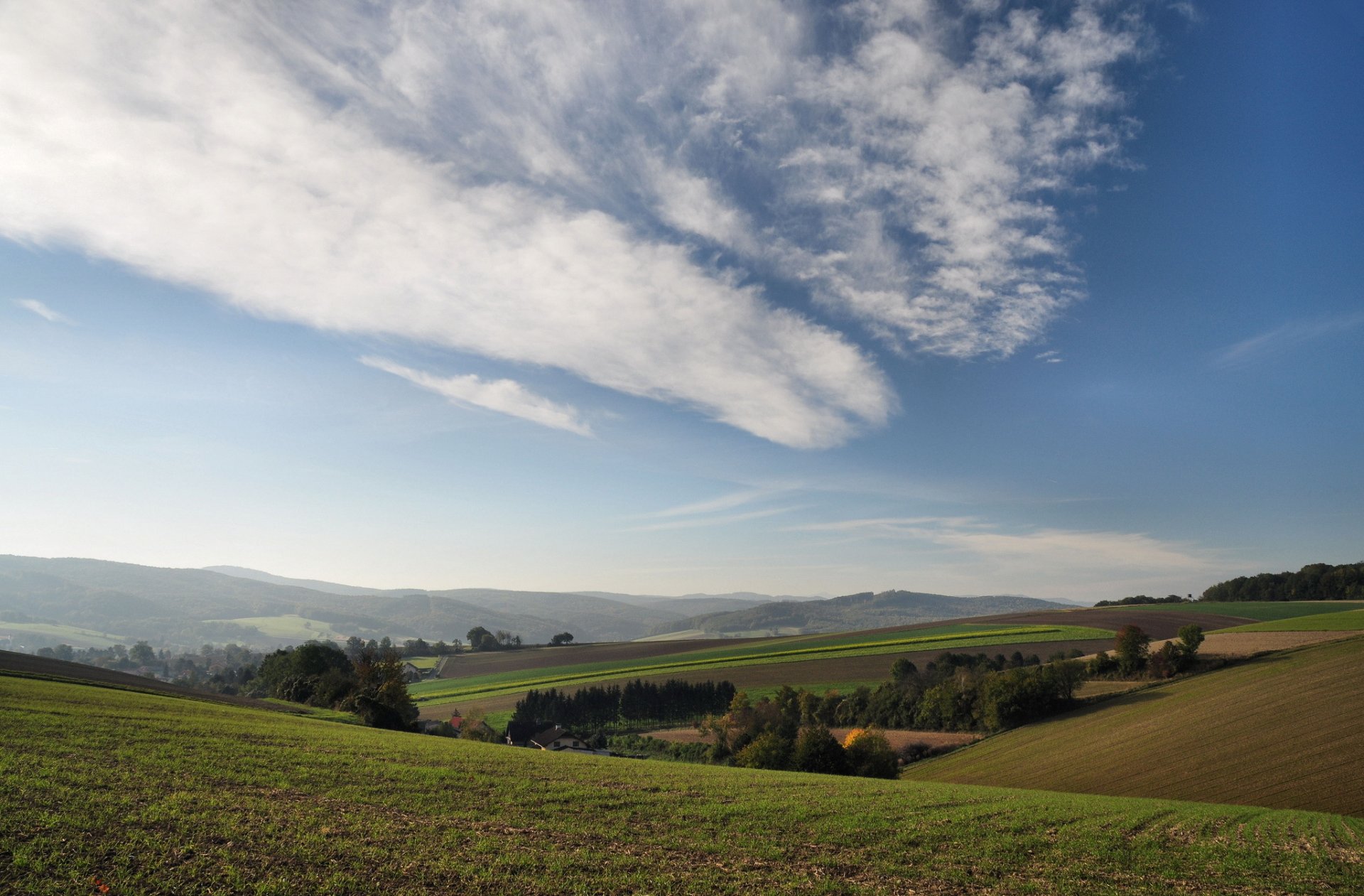 autriche collines arbres champs ciel nuages