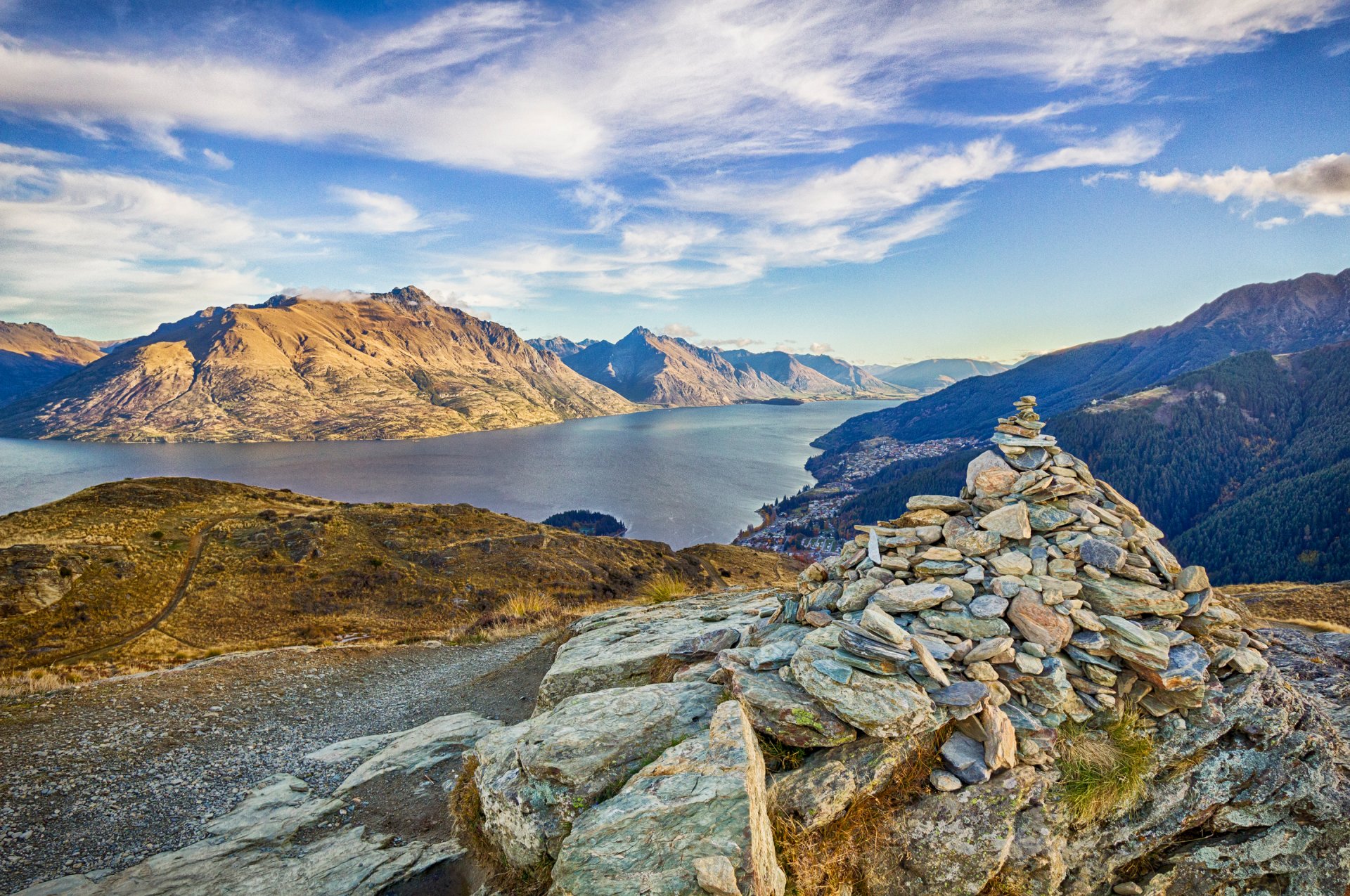 new zealand queenstown sky mountain lake stones pyramid