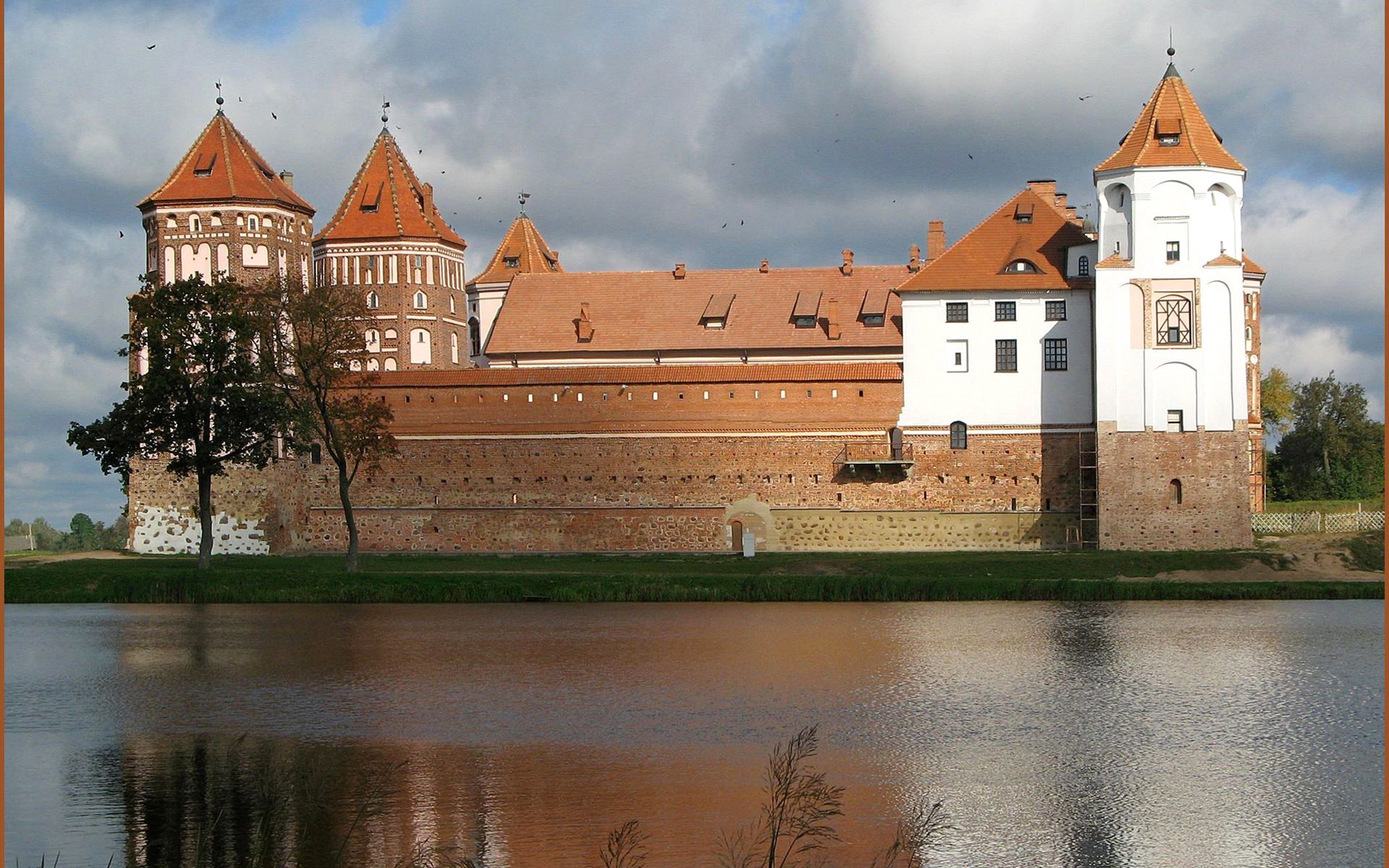 bielorrusia cielo nubes castillo mundano torre río