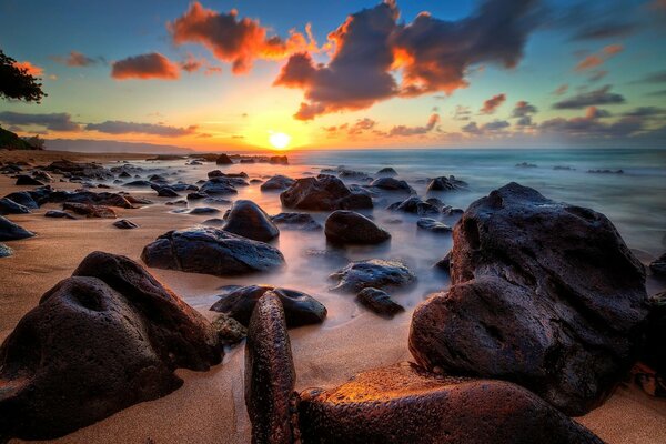 Large rocks in front of the horizon line