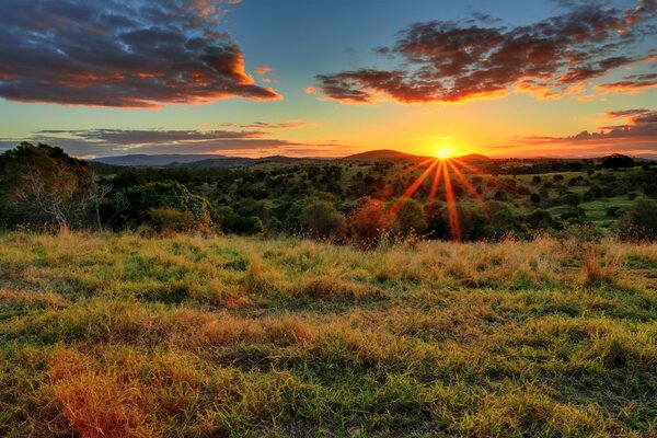 The rays of the sun at sunset are amazing