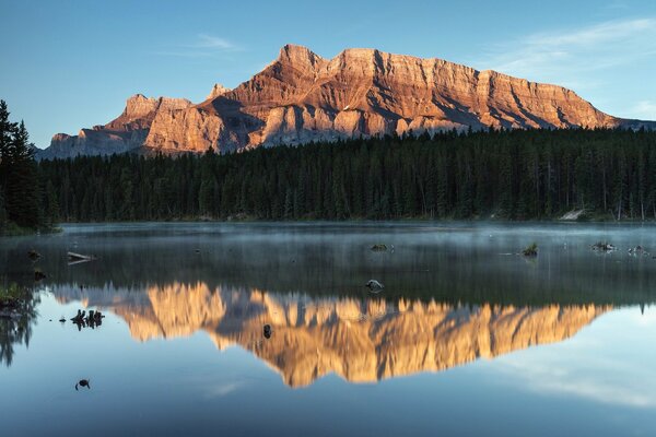 Reflexion im Johnson Mountain Lake