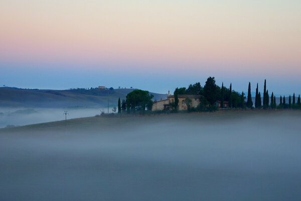 Cielo D Italia nella nebbia del mattino