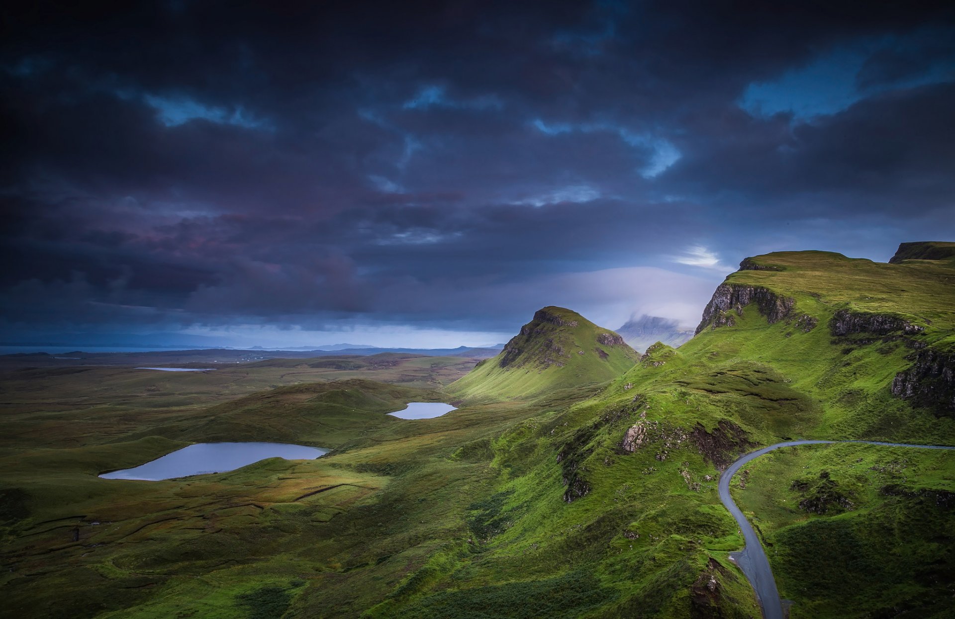 cotland isle of skye highland region hills mountains rocks valley clouds cloud