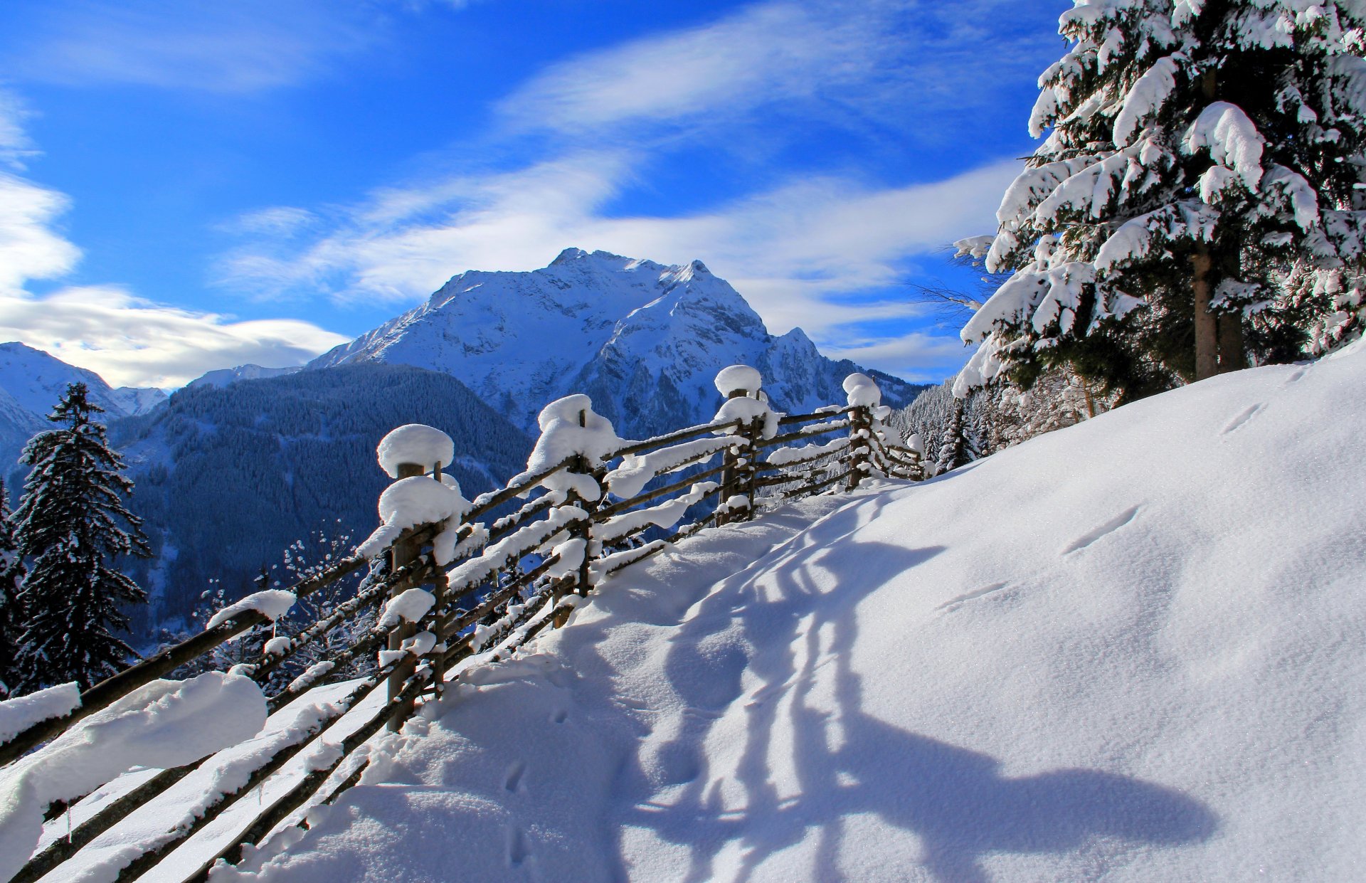 natur winter schnee straße bäume wald himmel landschaft berge felsen ansicht winter weiß cool schön mountains felsen ansicht