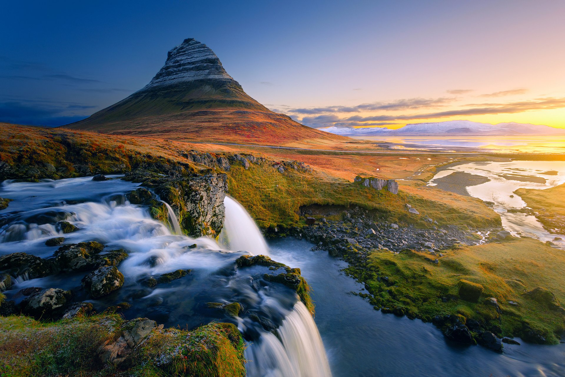 island kirkjufell mountain wasserfälle