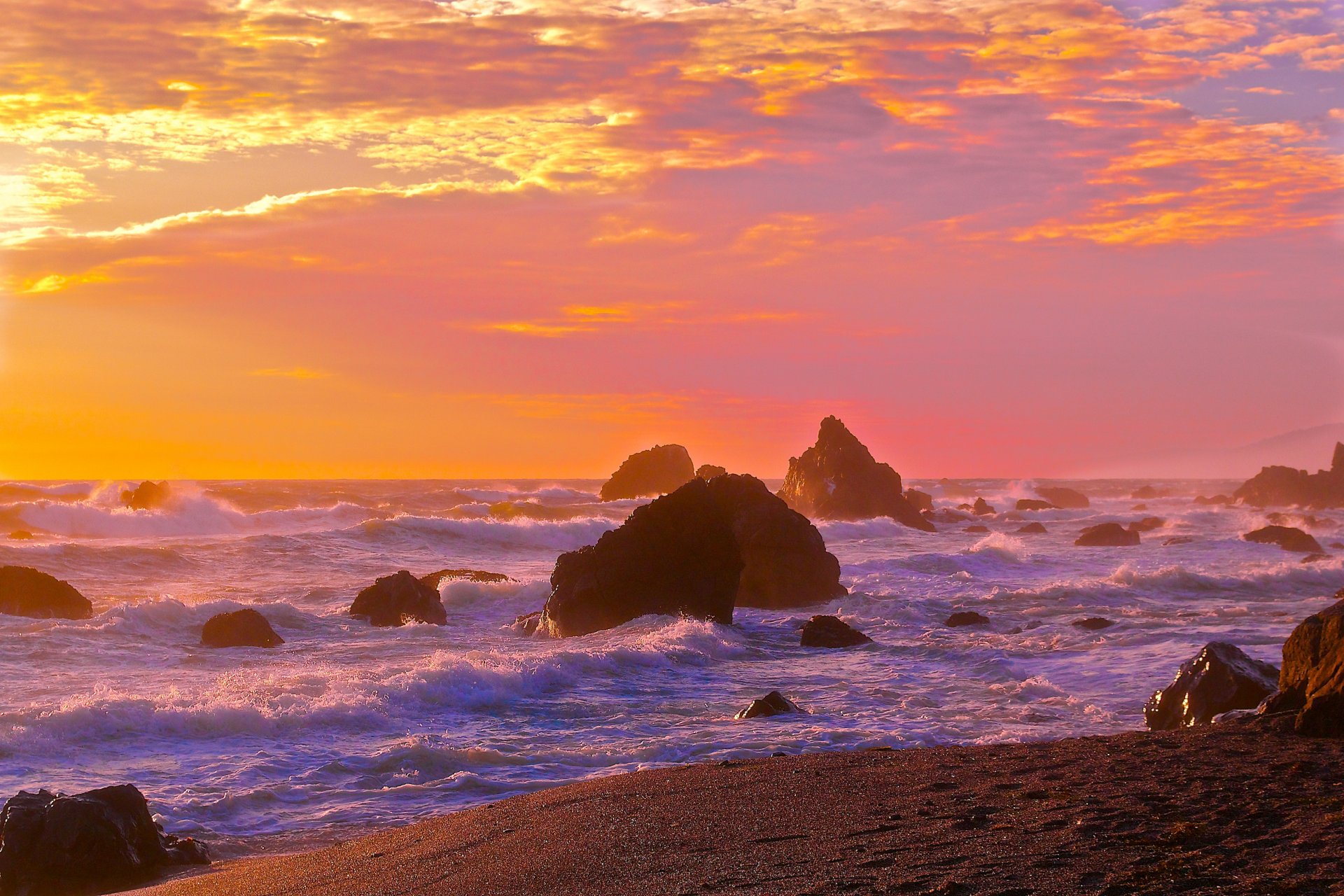 mer vagues côte rochers ciel coucher de soleil horizon