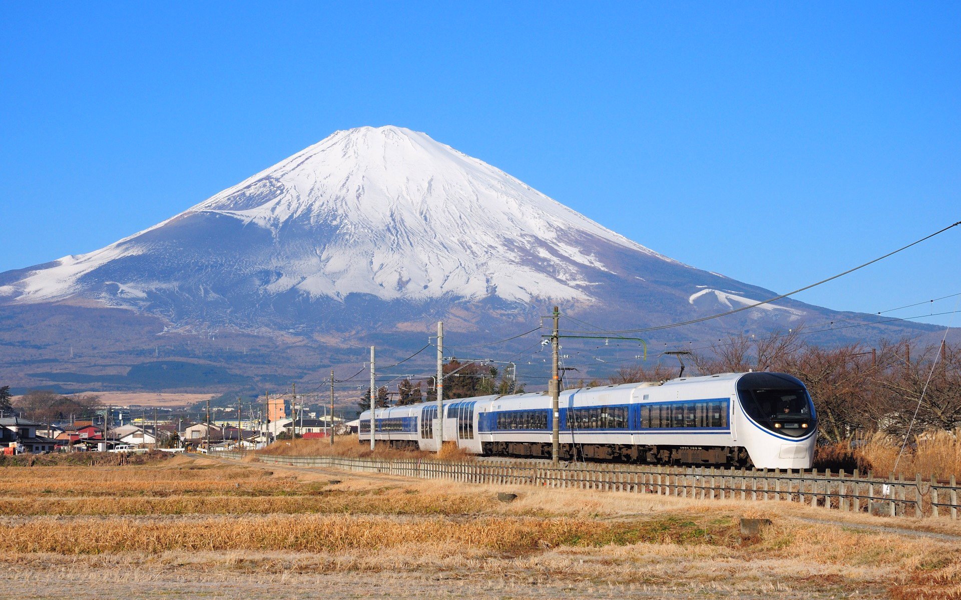 giappone fujiyama cielo montagna treno case città