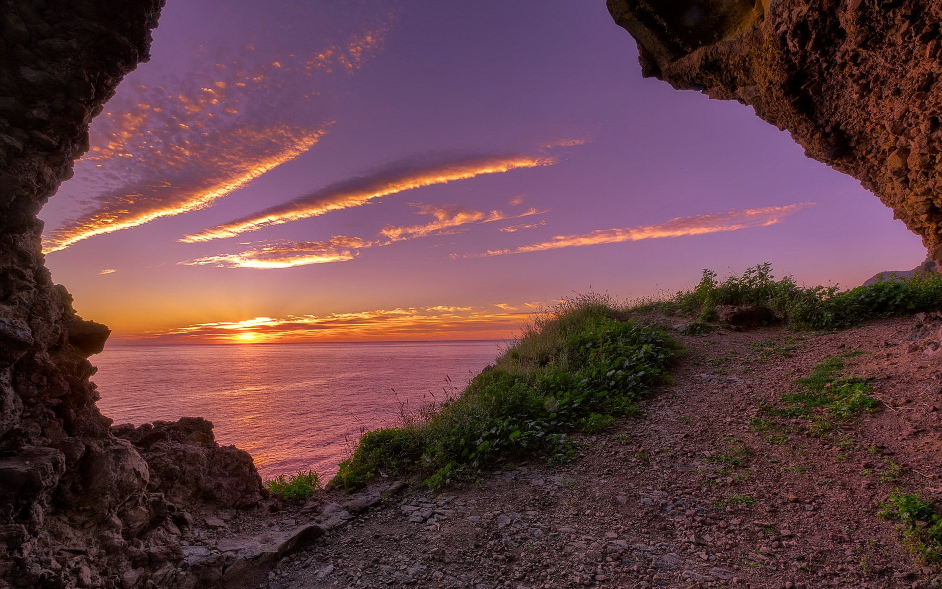 sonnenuntergang meer felsen landschaft