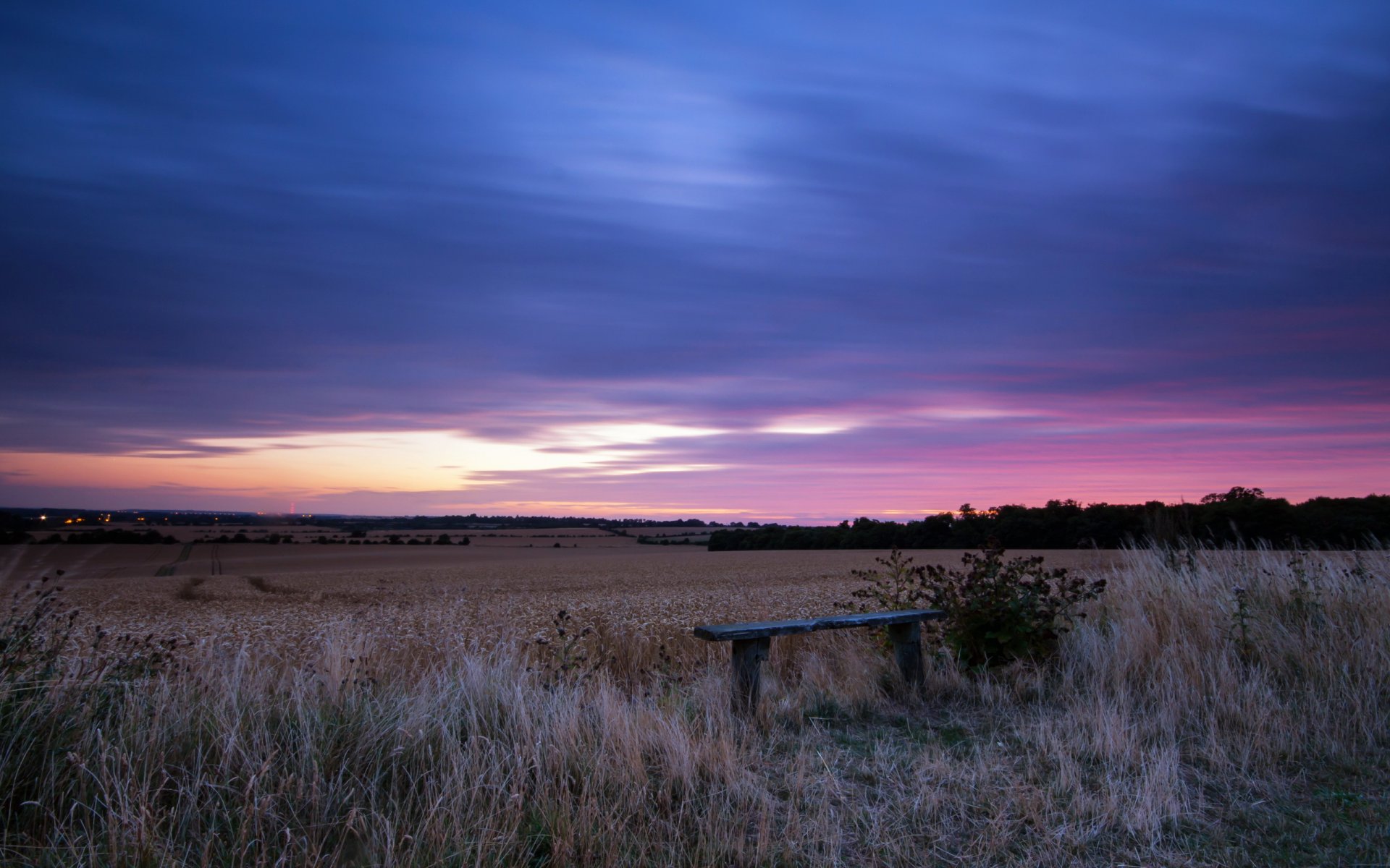 champ coucher de soleil banc paysage