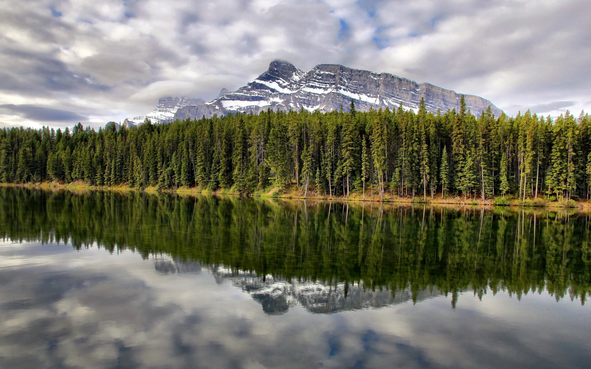 johnson lake mf rundle parco nazionale di banff canada