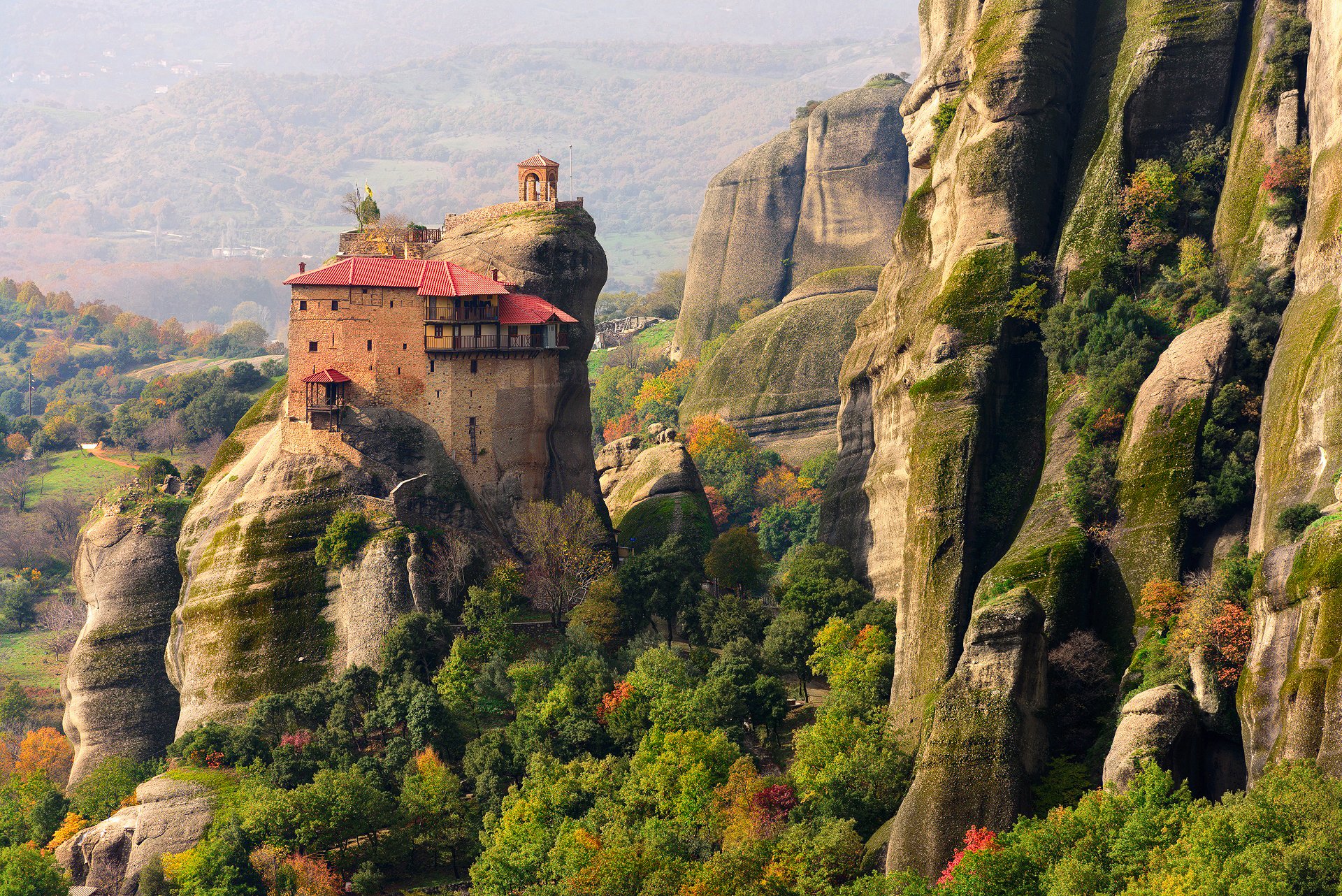 griechenland klosterkomplex meteore μετεωρα felsen herbst