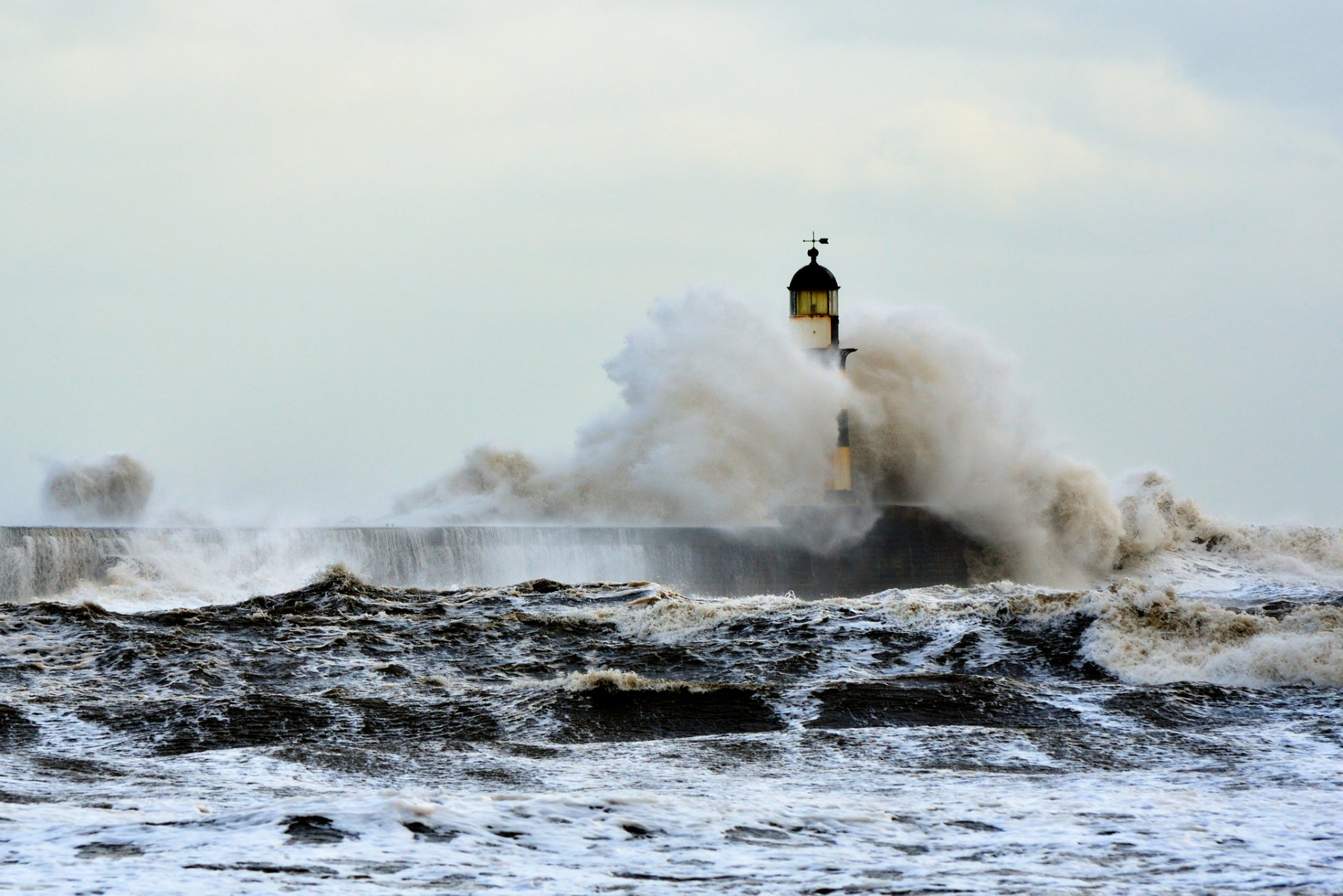 ea lighthouse storm