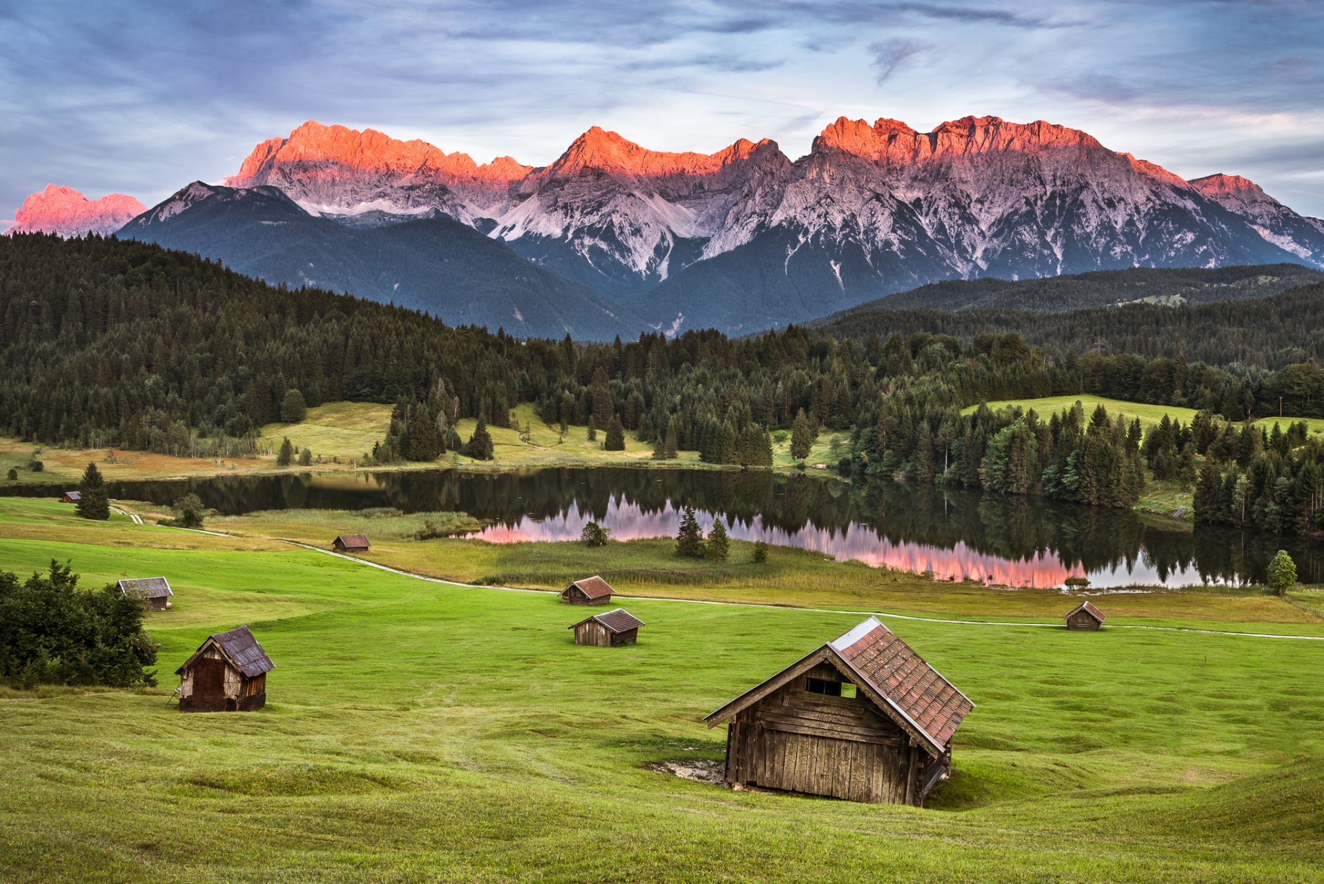 nature ciel nuages herbe paysage montagnes maison