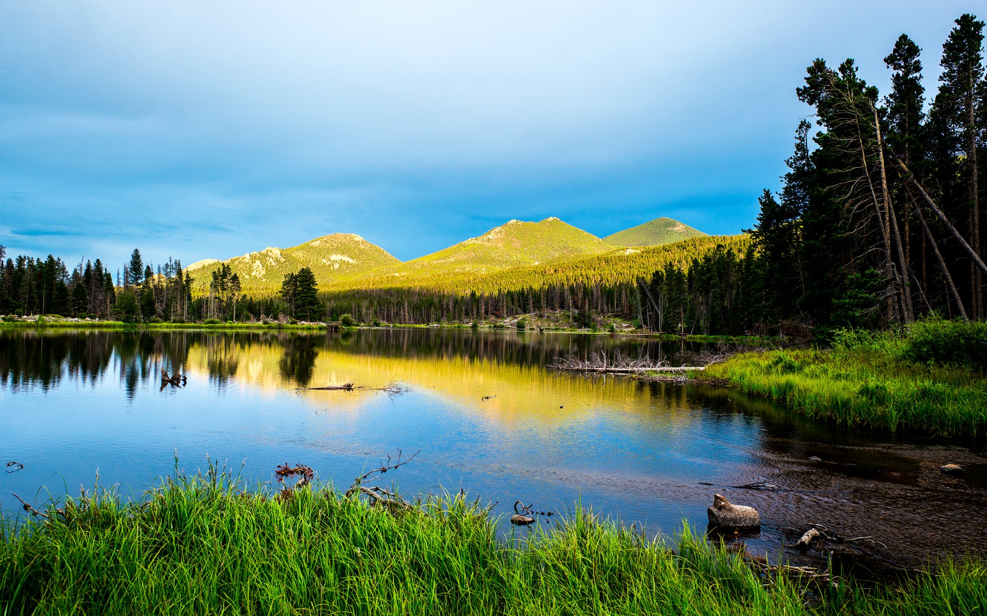 spreg see rocky mountains national park colorado usa himmel wolken berge see wald bäume