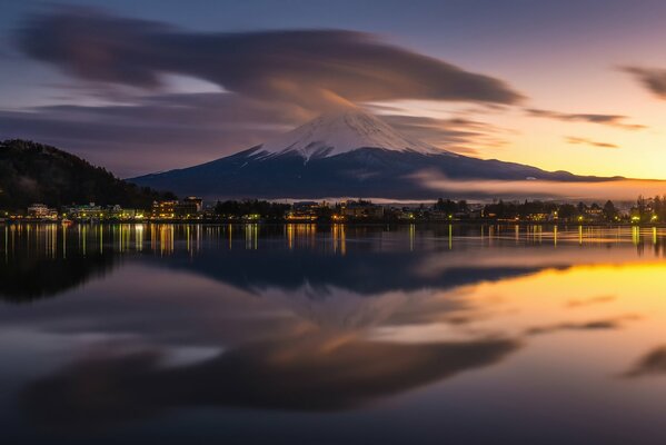 Sonnenuntergang in Japan auf Honshu Island