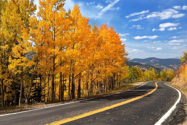 Im Herbst ist die Landschaft wundervoll und schön