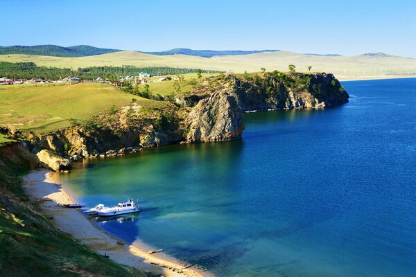 Il lago Baikal si trova in Russia. Bello