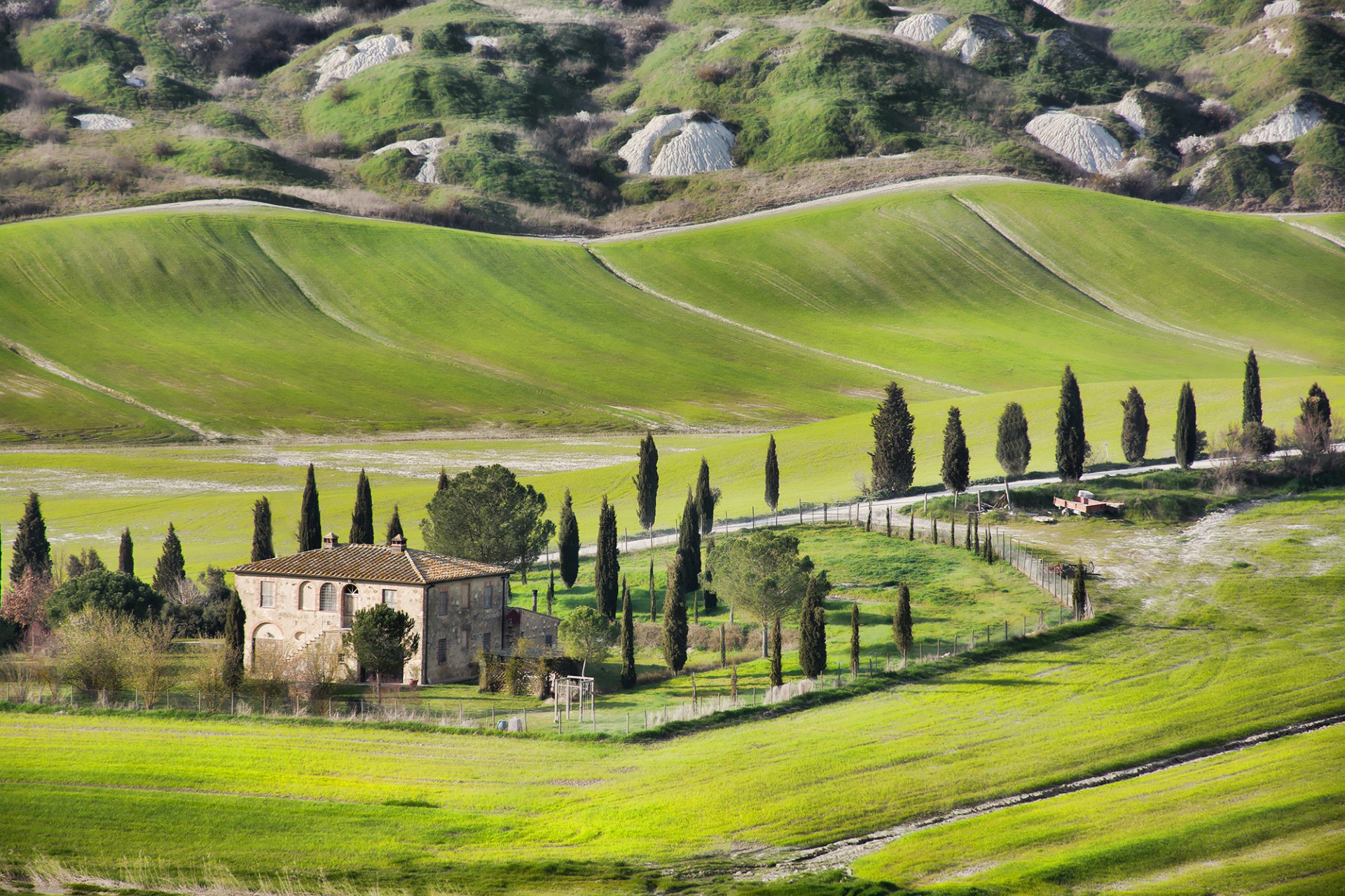 italia monti prenestini cielo albero campi colline strada casa