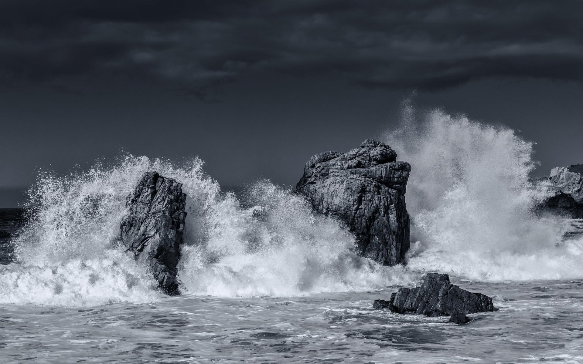 ozean wellen sturm foto schwarz und weiß