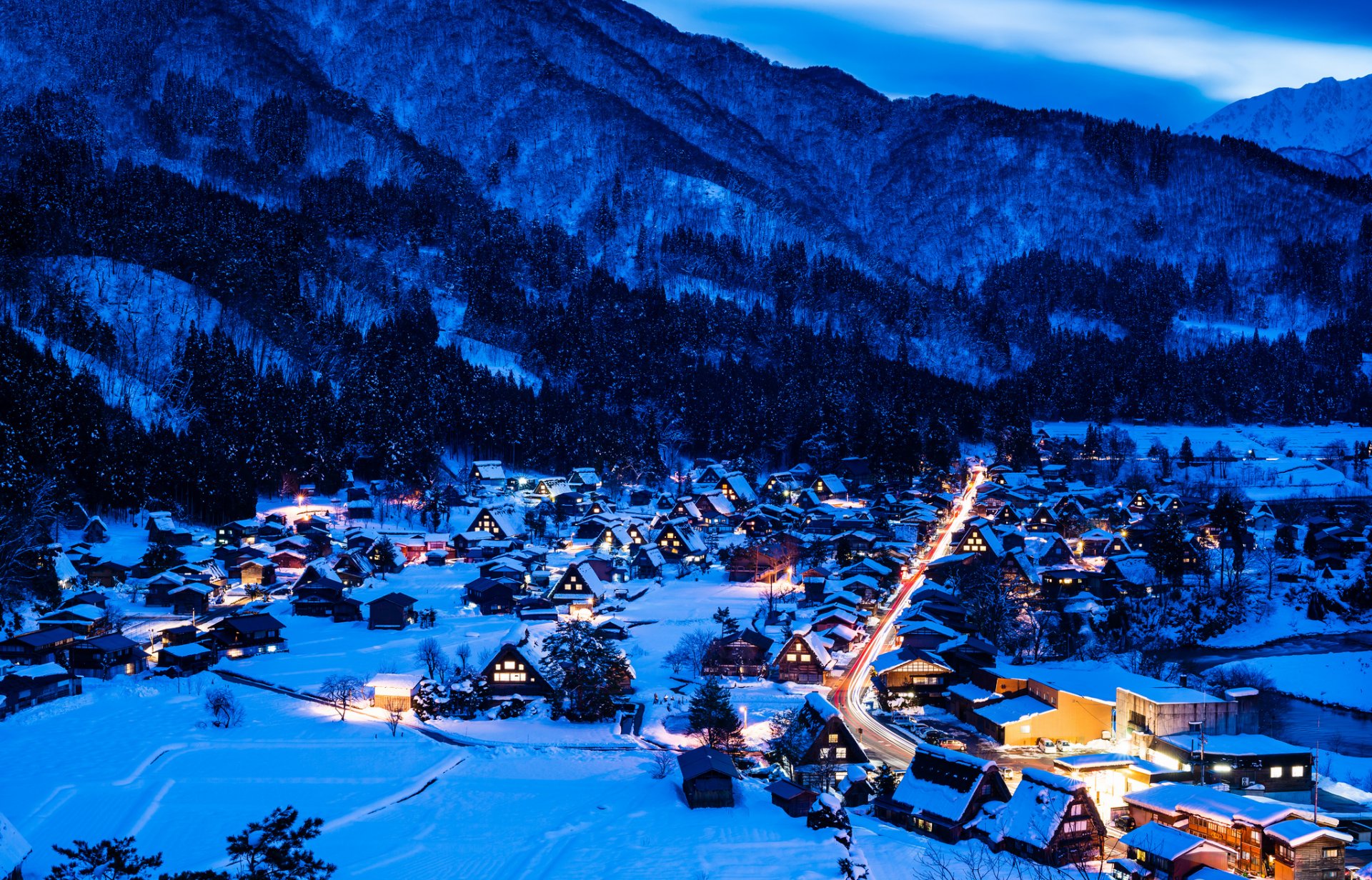 shirakawa-go gokayama isla de honshu japón noche montañas valle invierno nieve casas luces