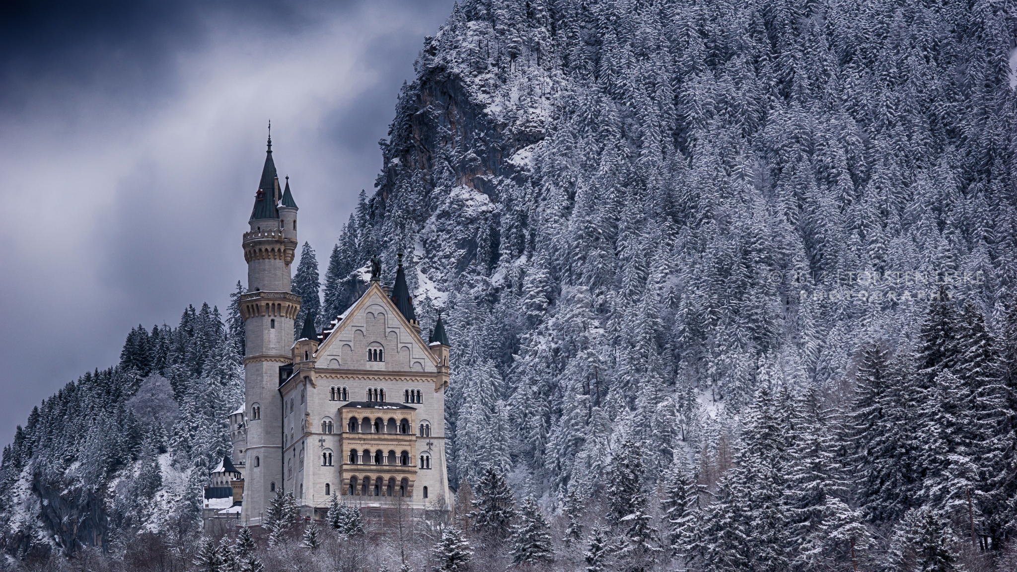 castillo bosque montañas invierno nieve alemania