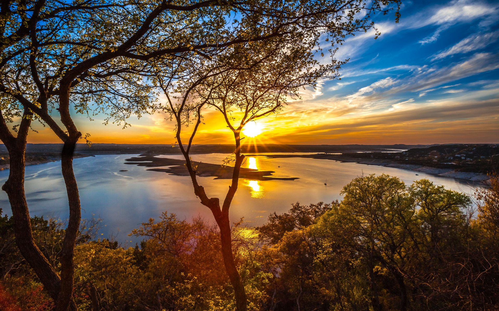 lac travis austin texas usa ciel nuages coucher de soleil lac soleil arbres