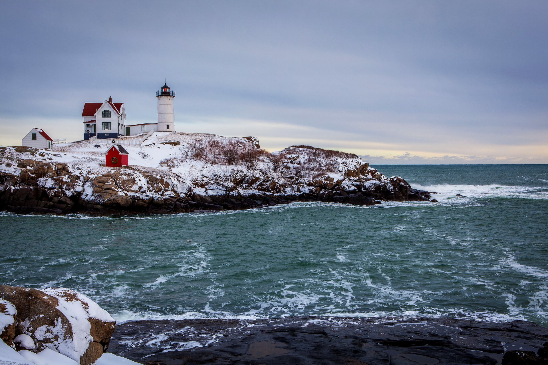 ky clouds sea winter snow cape house lighthouse