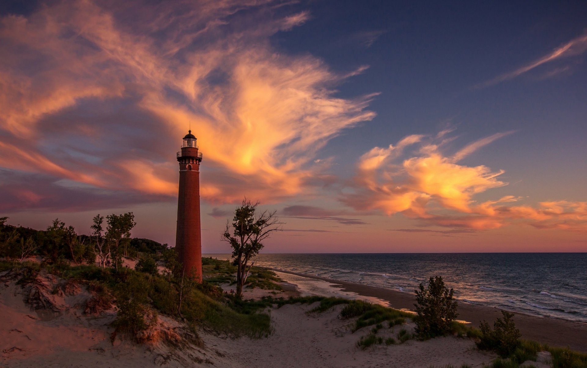 lago michigan faro spiaggia sabbia tramonto nuvole