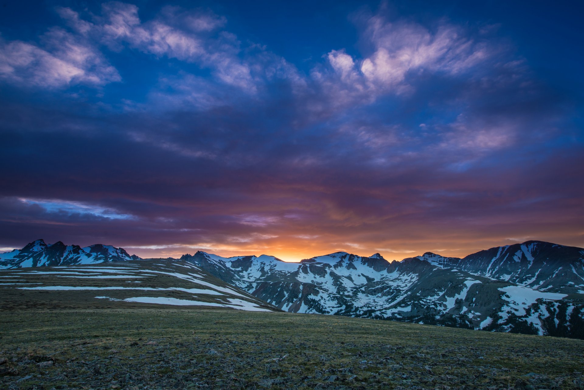 montagne cime neve tramonto