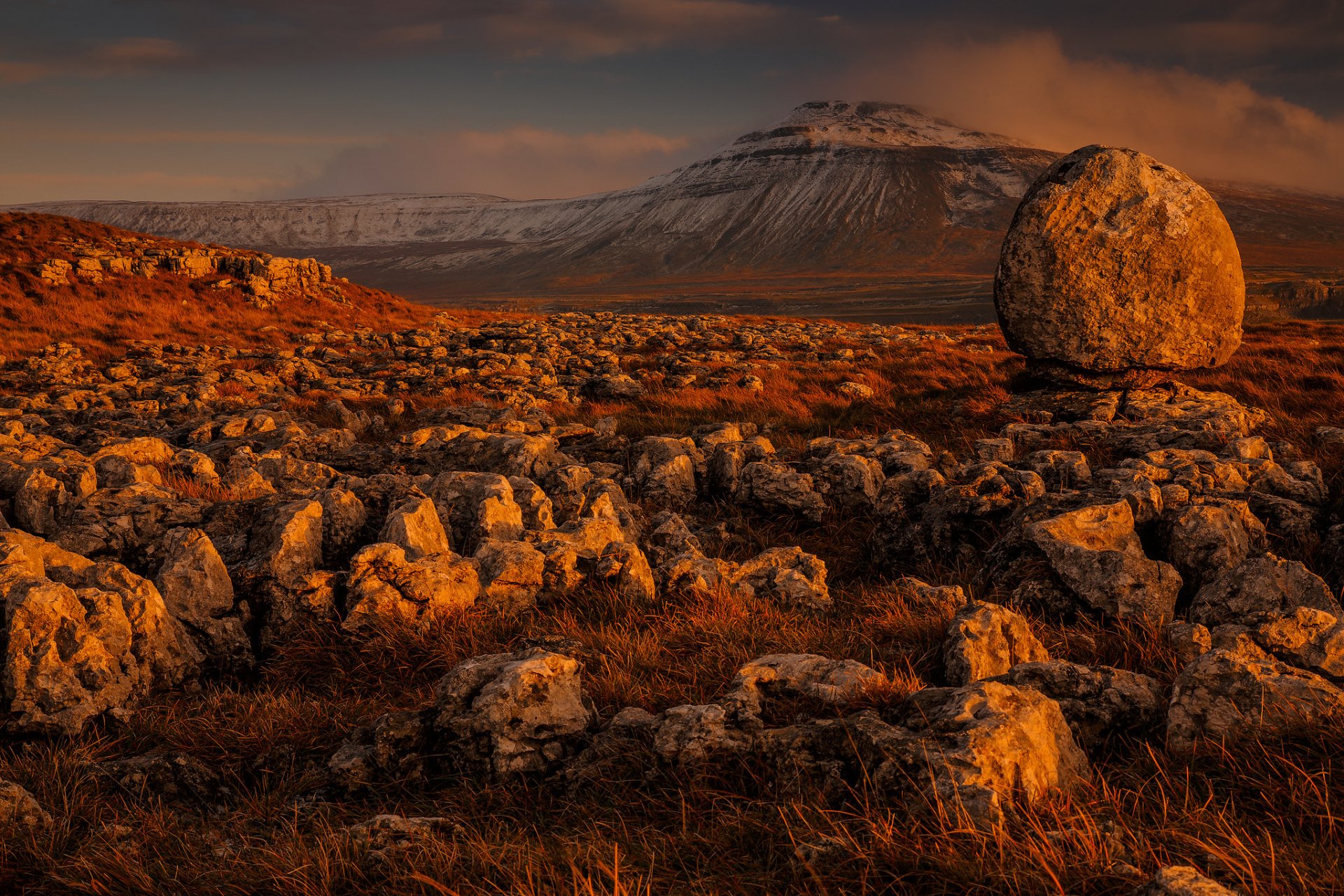 northern england yorkshire dales national park valley stones boulder