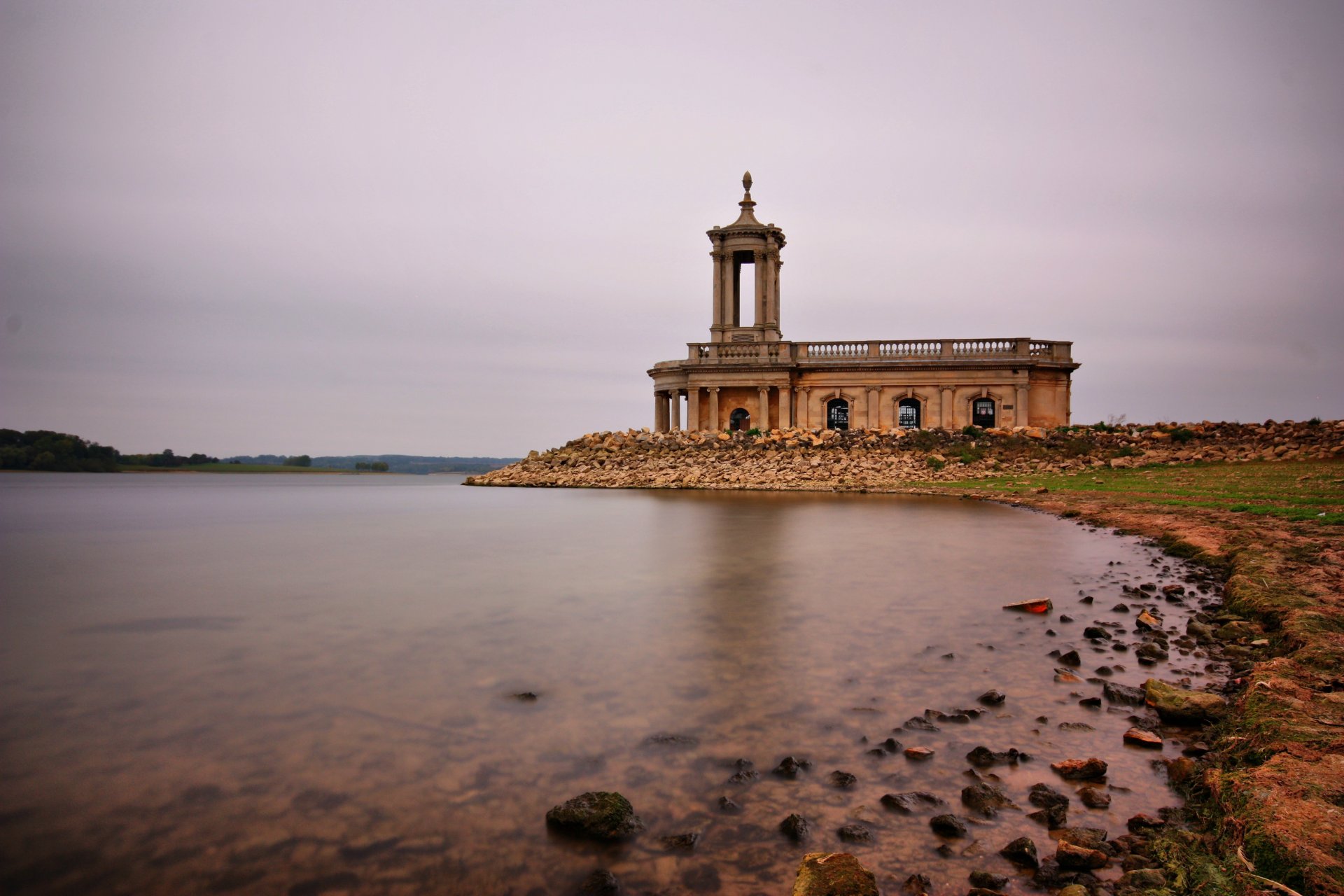 iglesia de normanton rutland agua lago edificio iglesia piedras